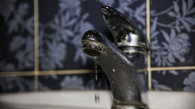     Сегодня жители улицы 2-я Мулянская используют воду, в десятки раз хуже установленных норм.