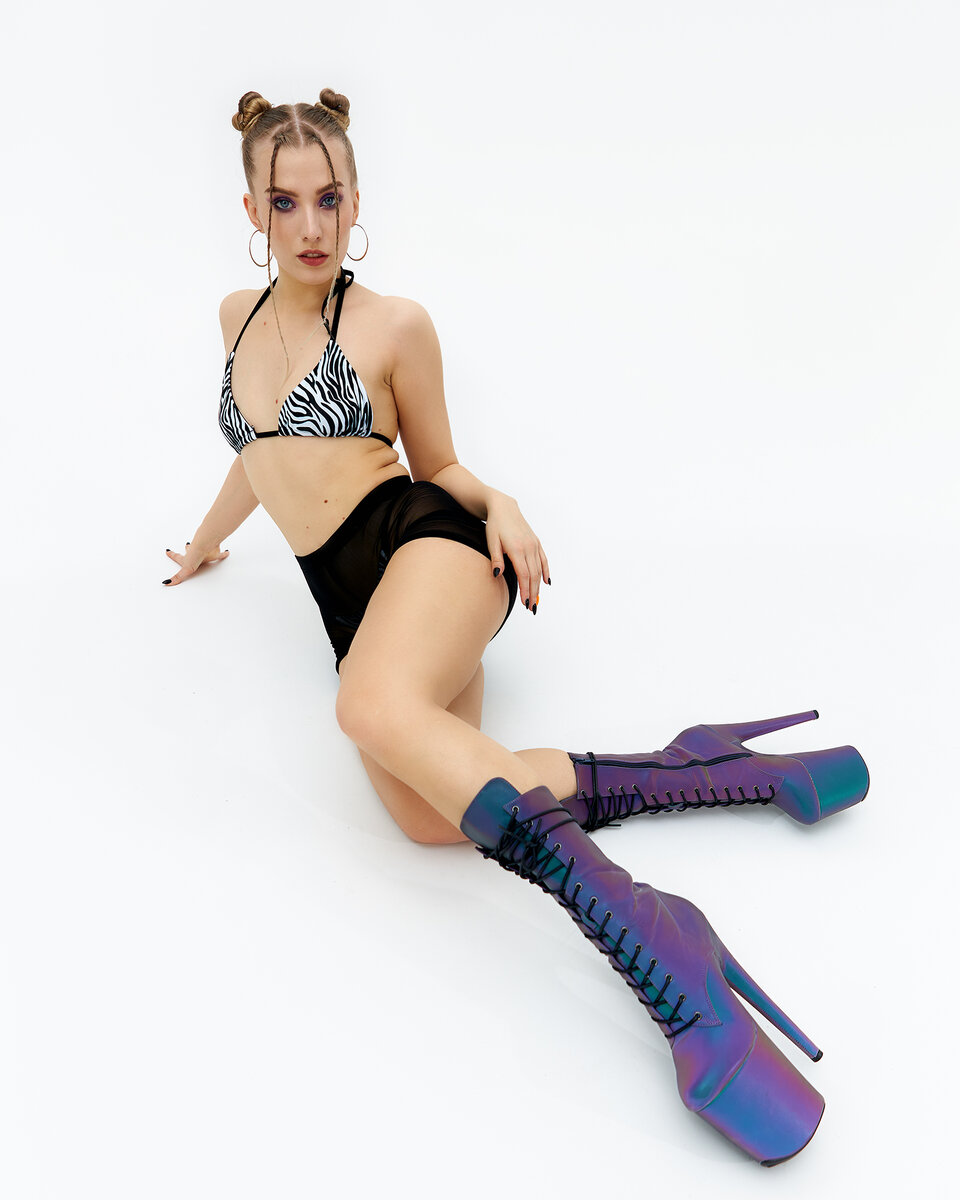 Эксклюзивные ботинки голографик 