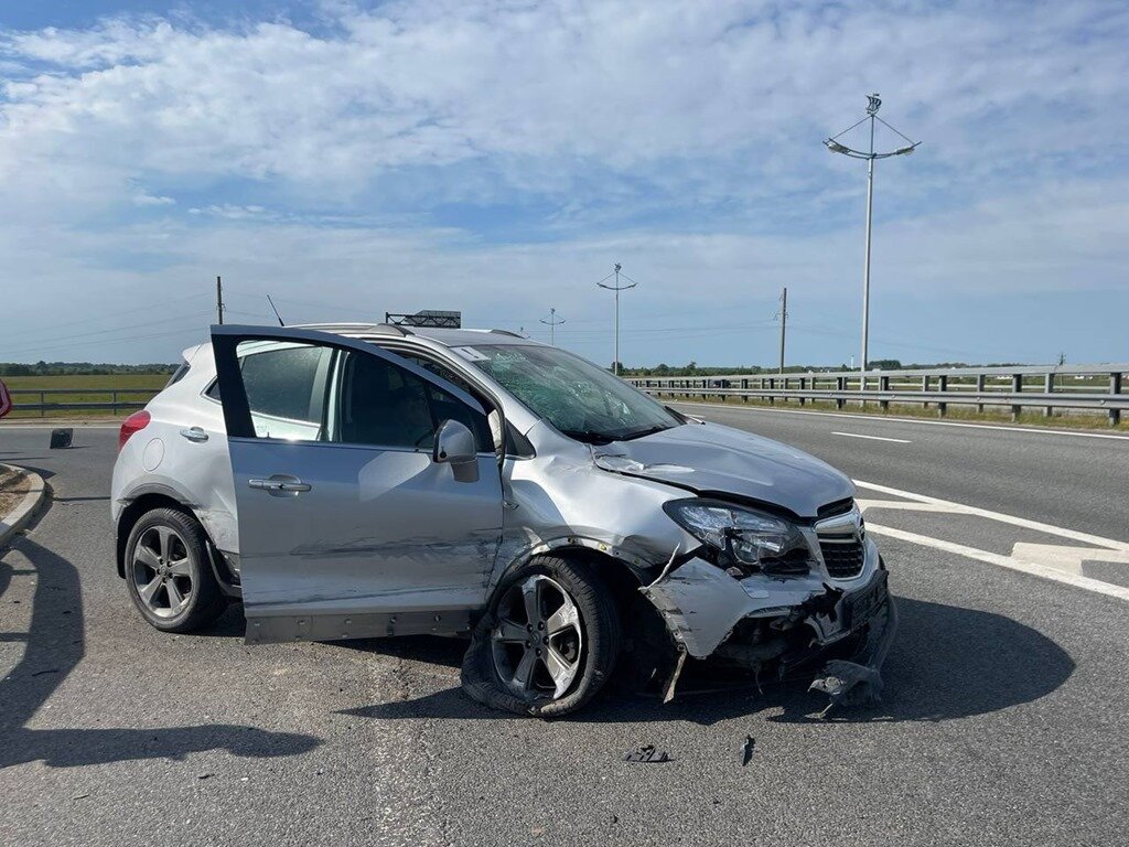 Автобус «Мерседес» на трассе под Калининградом устроил «паровозик» с  «Маздой», «Пежо» и «Хендаем» | Янтарный край | Дзен