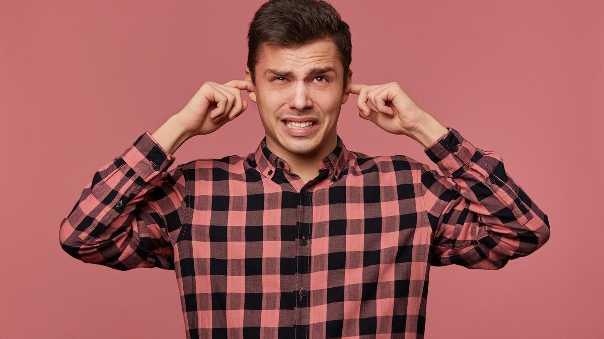    Молодой человек:Freepik