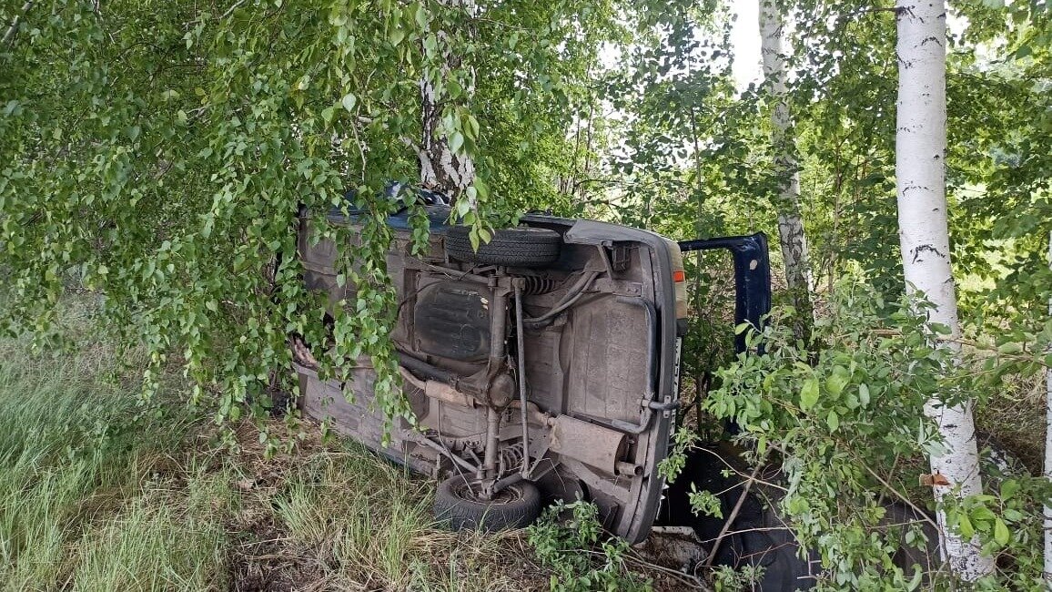     Мужчины скончались на месте до приезда скорой помощи.