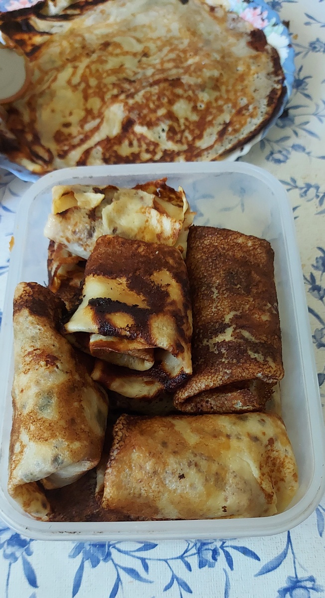 Блины с варёной сгущёнкой. Фото из личного архива. 