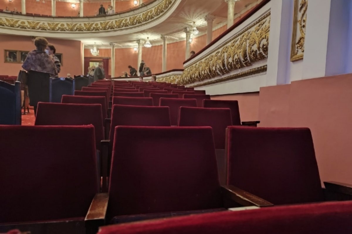    В Новосибирске отменили спектакль Марина с участием Раппопорт и Серебрякова