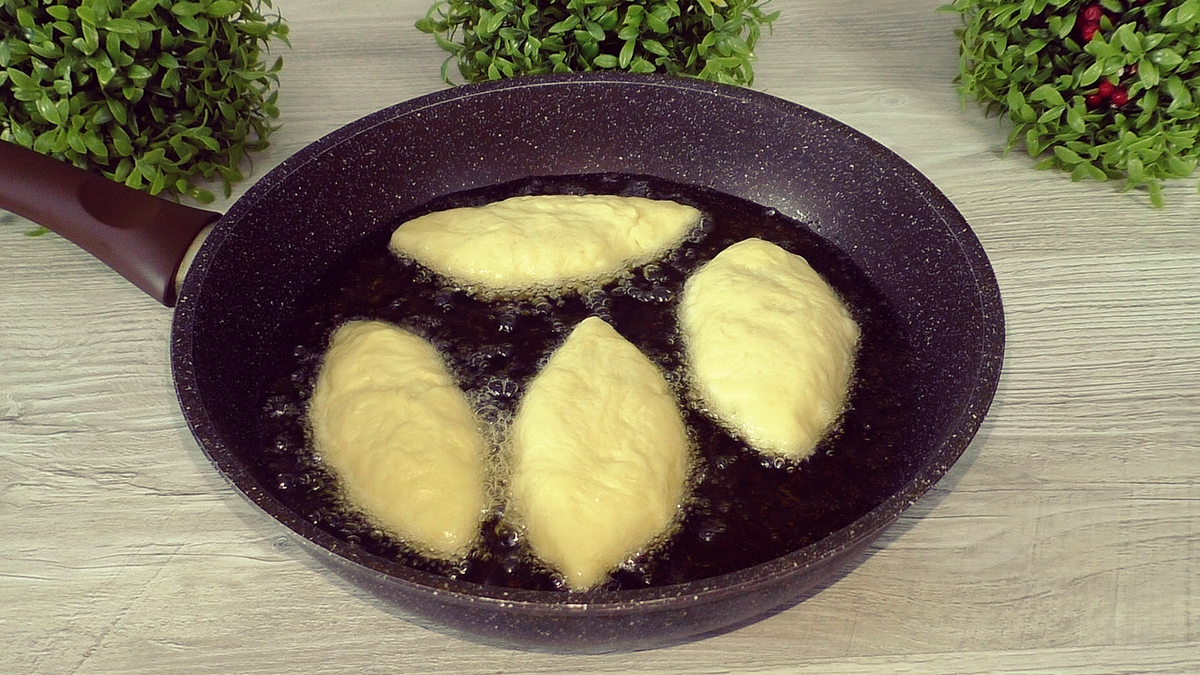 Жареные пирожки с творожной начинкой. Сладкие пирожки с творогом. Вкусные,  пышные и нежные | Красилова Наталья / Food | Дзен