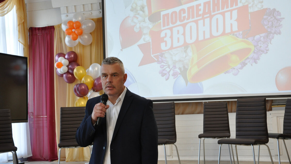     Решение главы Владимира Любарского чревато снижением темпов развития столицы: решение чиновника «КарелИнформу» прокомментировал карельский политолог Анатолий Цыганков.