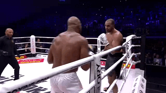 Оверим роняет Бадра Хари в октябре прошлого года 