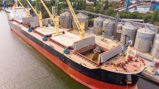    ООН продолжает работать с Россией и Украиной по продлению "зерновой сделки" Дарья Смирнова