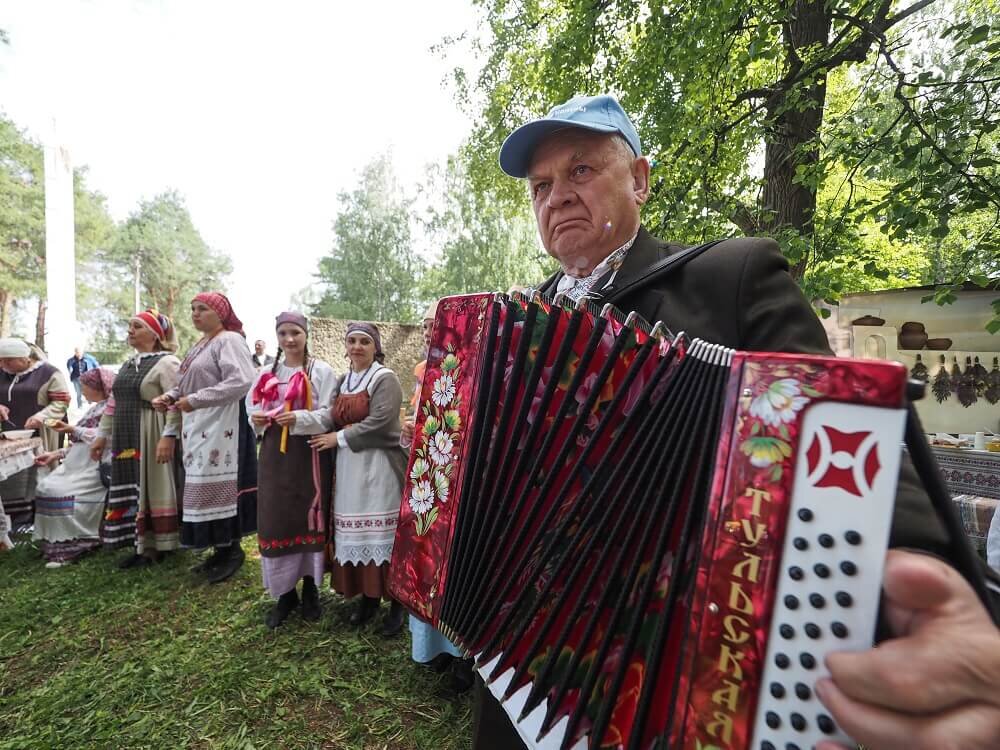 Родные напевы Сива фестиваль. Село Сива Пермский край. Про стекло фестиваль в Сиве. Про стекло фестиваль в Сиве фото.