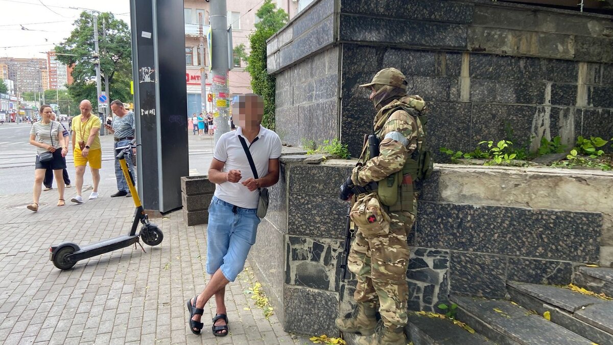     Сценариев для развития дальнейших событий очень много. И если прогнозировать весь спектр, то нельзя исключать и негативные, сообщил RostovGazeta политолог Роман Базиков.