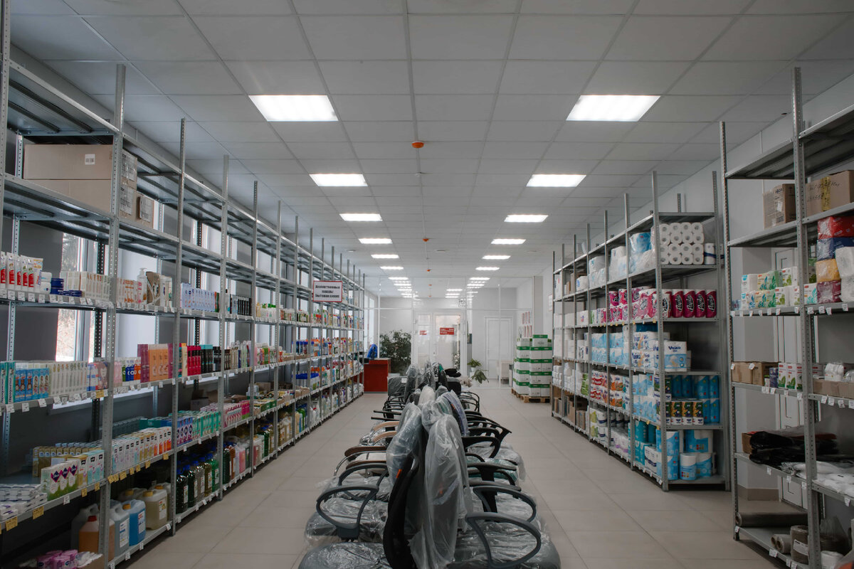 Российский производитель высококачественного светодиодного оборудования FAROS LED освещает сеть канцелярских магазинов "Канцлер".-3