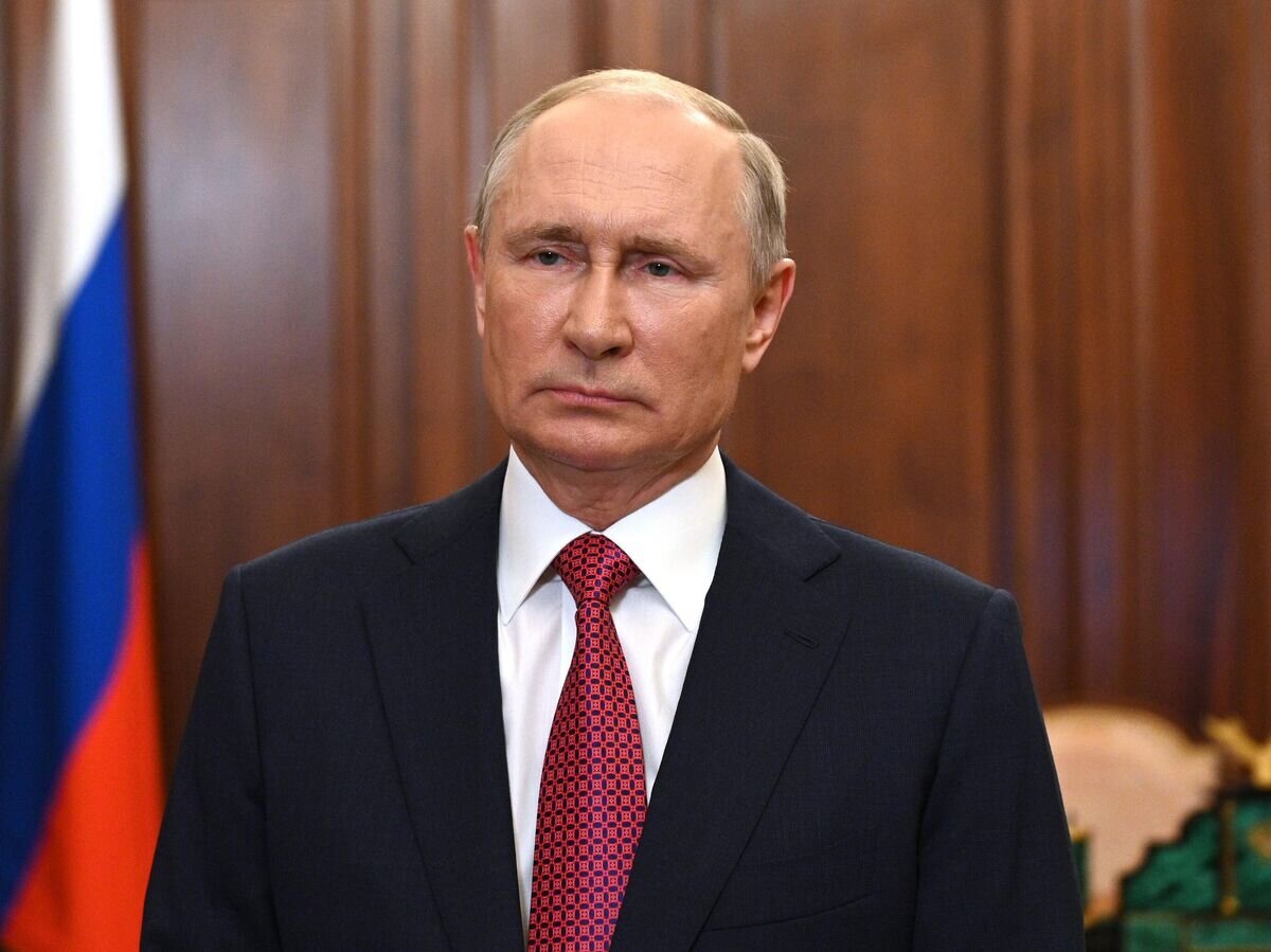    Президент РФ Владимир Путин во время видеообращения к выпускникам школ© РИА Новости / Алексей Никольский