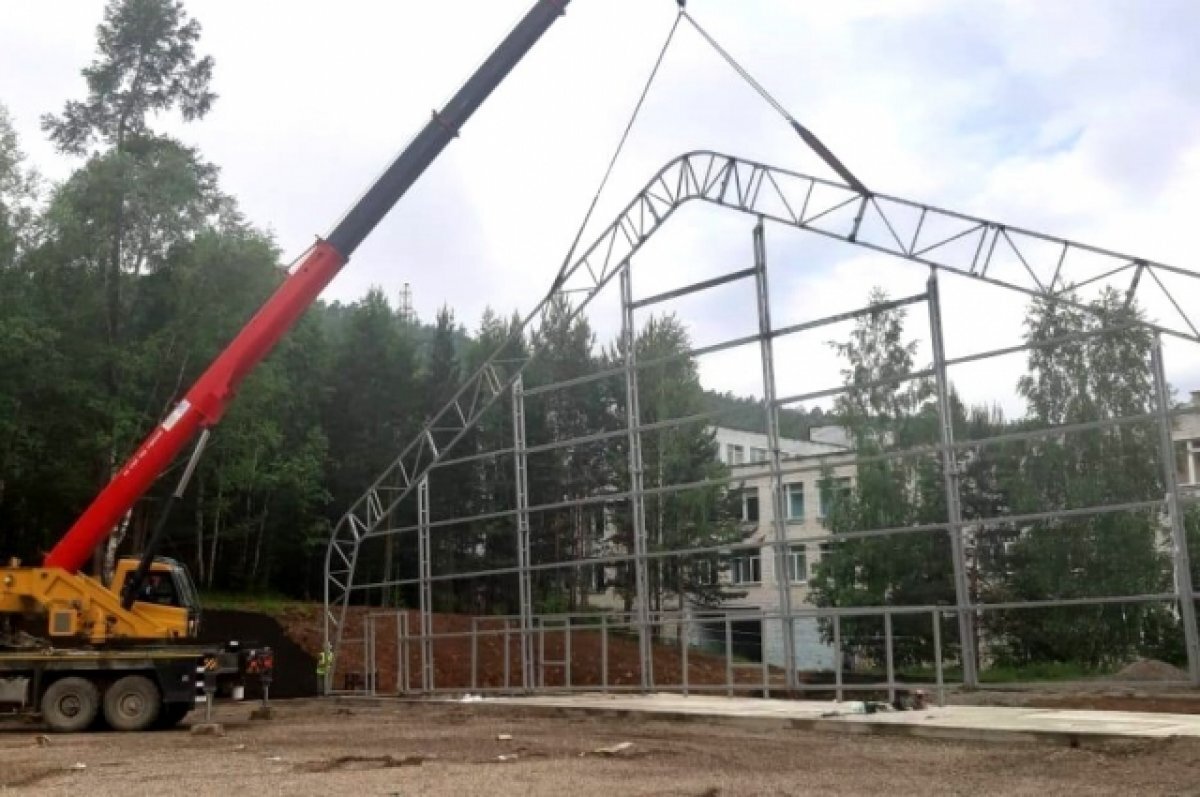    В Дивногорске строят футбольный манеж