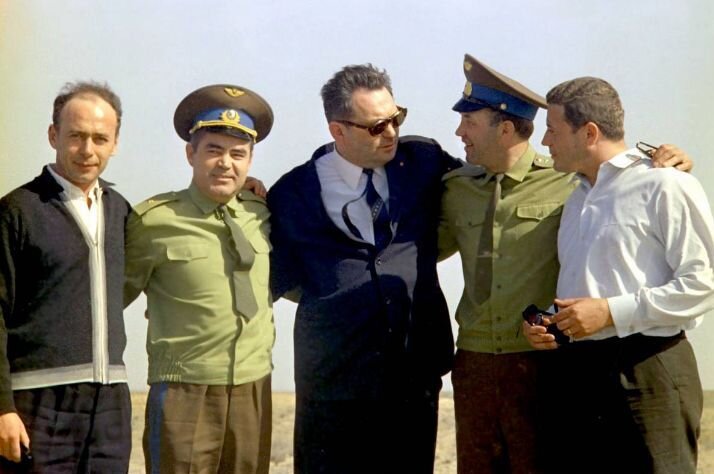 Экипаж «Союза-11» с главным конструктором Мишиным В. П. перед полетом. Июнь 1971 г.