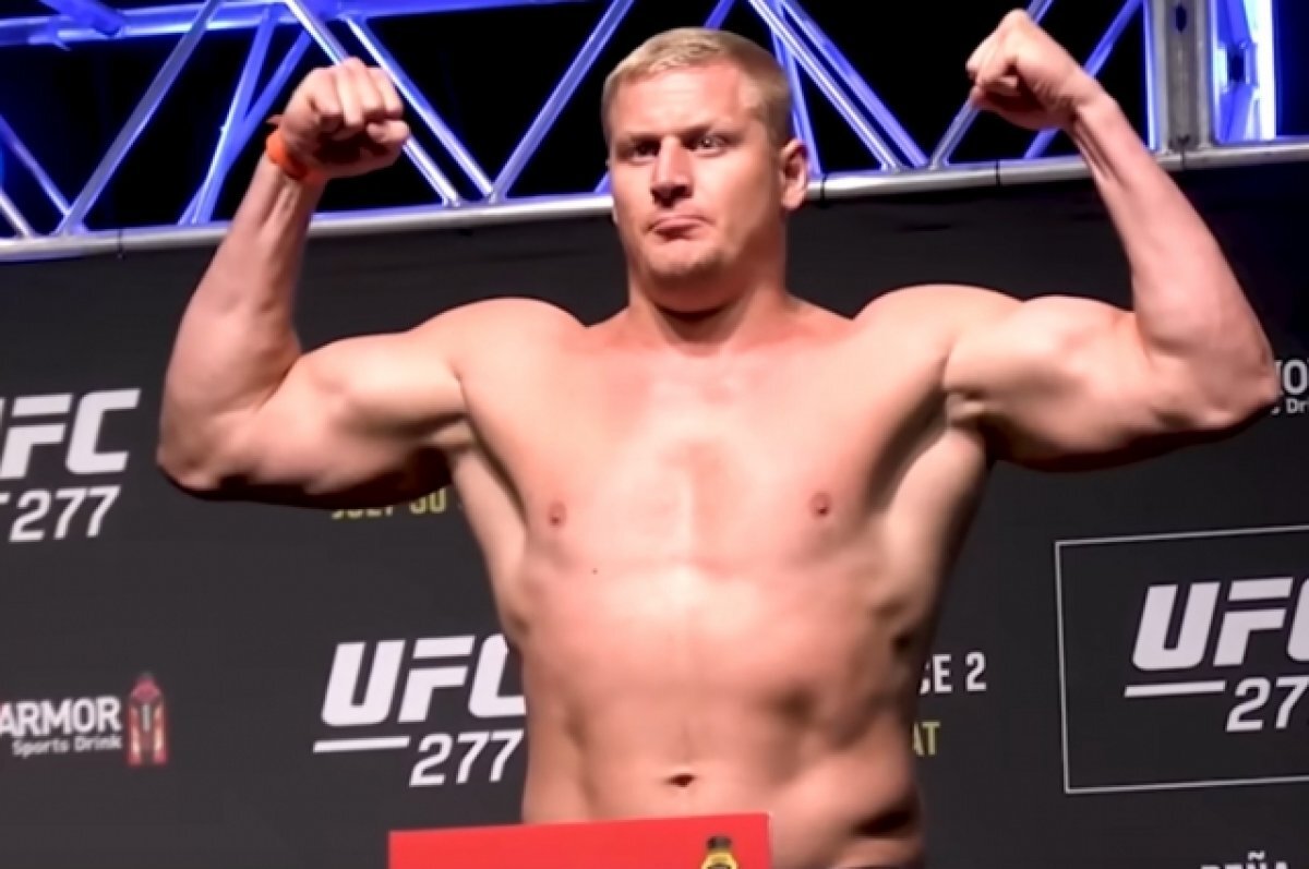    Россиянин Павлович нокаутировал американца Блэйдса на турнире UFC