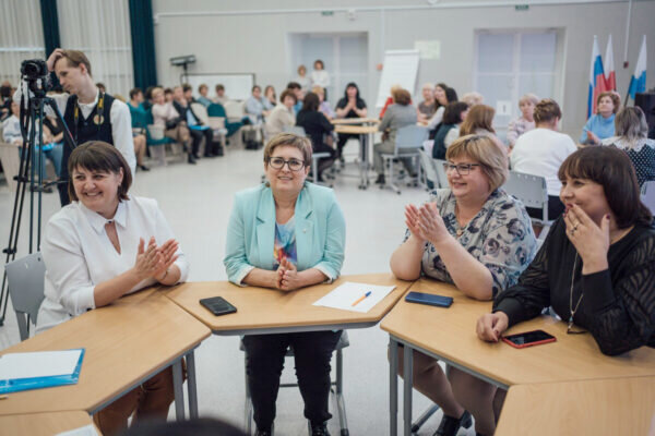    Директора школ приняли участие в управленческой игре