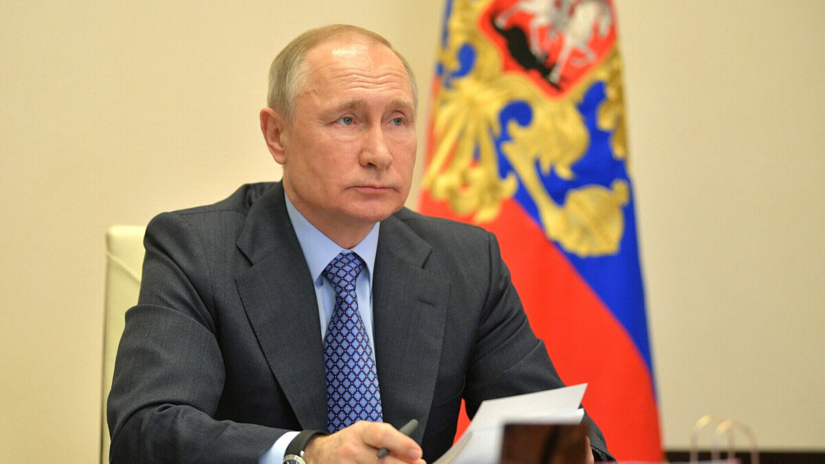     Президент РФ Владимир Путин подписал закон о приравнивании жителей осажденного Сталинграда к ветеранам Великой Отечественной войны. Теперь им предоставляются такие же социальные льготы, согласно тексту документа.