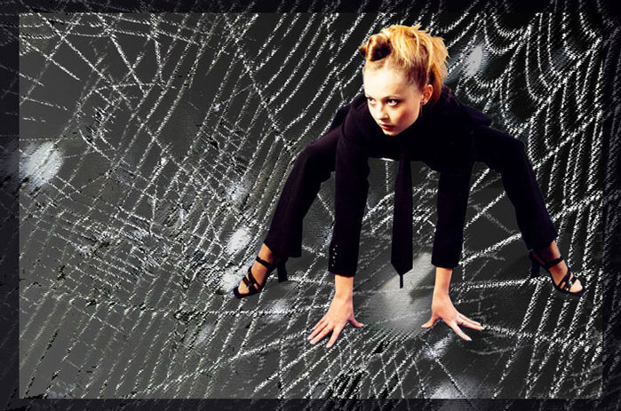 жало у женщин своеобразное. Оно втянутое. она им вытягивает, а не впрыскивает. изображение из сети интернет.