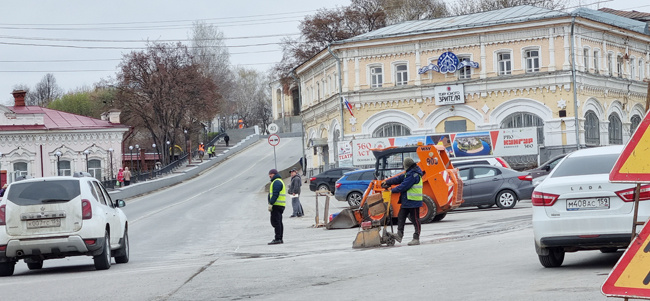 
На месте парковки у ТЮЗа в скором времени появится зона отдыха