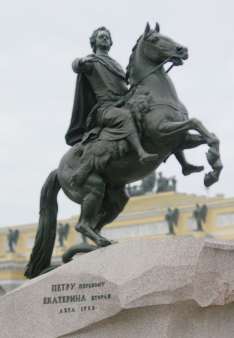 памятники в санкт петербурге на коне