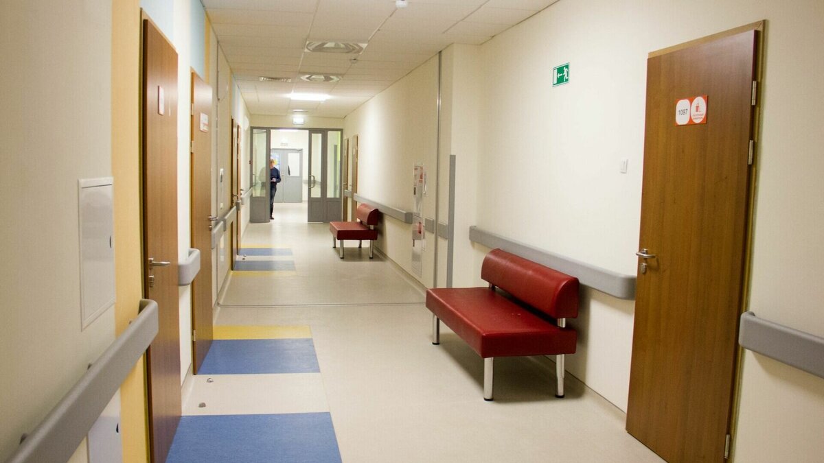     В центре областной столице 4 мая скончалась пенсионерка. По данным подписчика паблика «ЧС Тюмень», врачи не смогли её спасти.