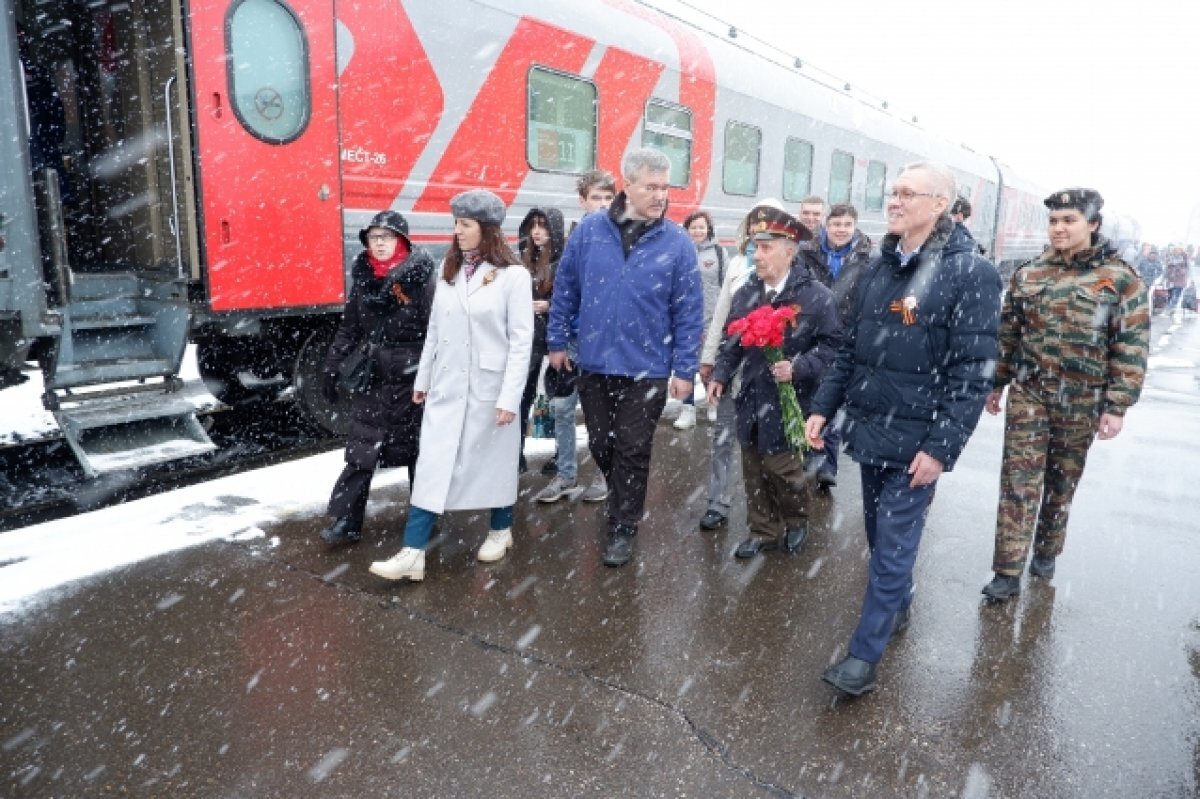    Ветерана Николая Рочева из Коми проводили на Парад Победы в Москву