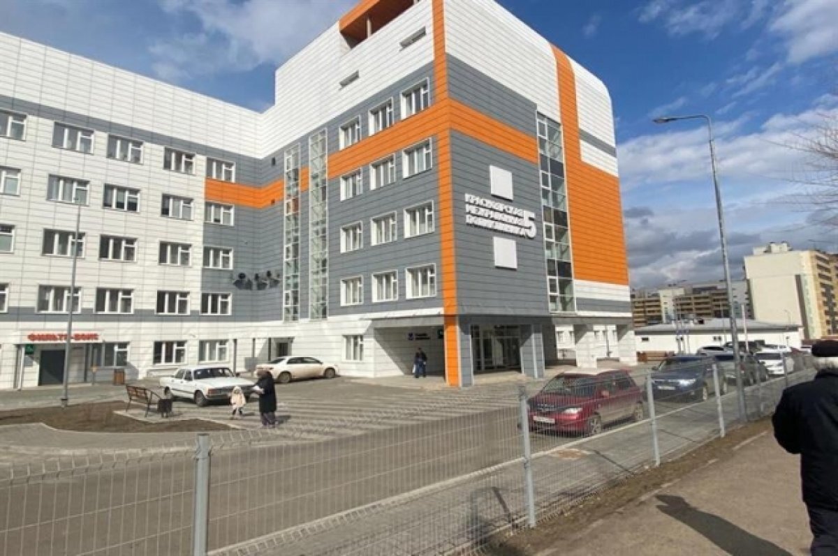    Возле новой поликлиники в Покровке оборудуют дополнительные парковочные места.