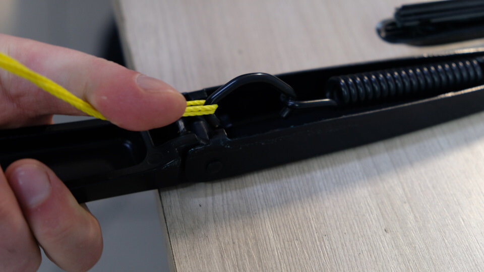 Слабая пружина поводка дворника? Дворники оставляют разводы на лобовом ...