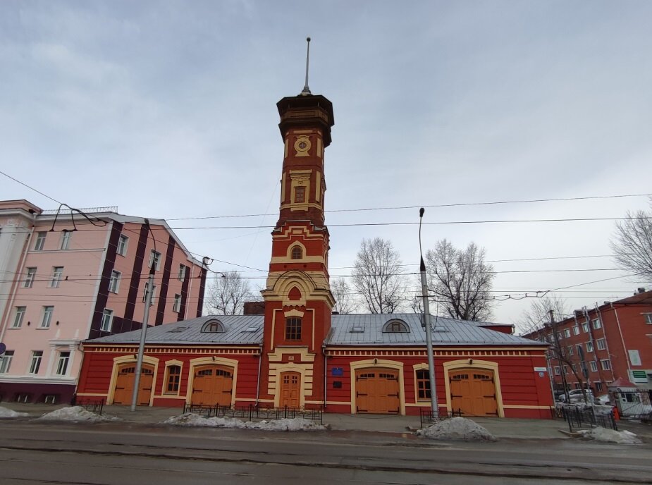 Утренний Иркутск. Пожарная каланча.