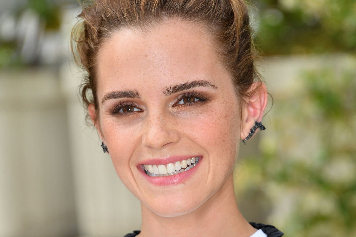 Эмма Шарлотта Дюэрр Уотсон, (англ. Emma Charlotte Duerre Watson),  — британская киноактриса и фотомодель. 