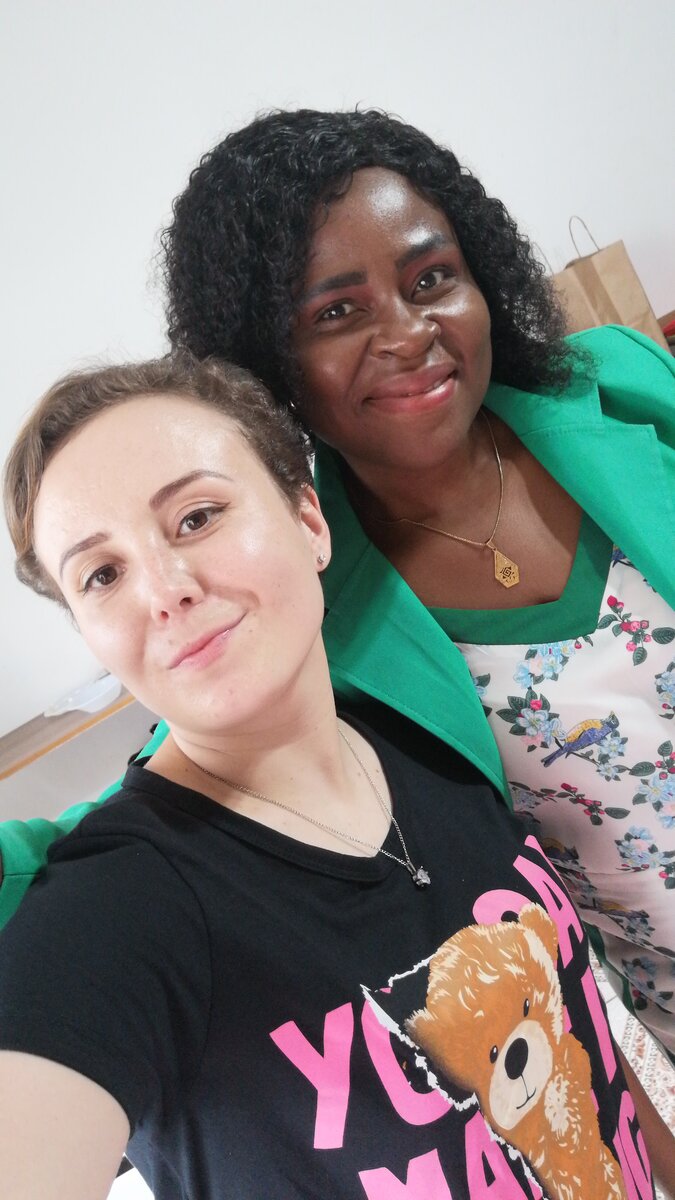 Я с коллегой на мероприятии в прошлом году 2 мая 2022 года