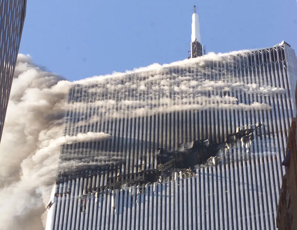 Всемирный торговый центр в Нью-Йорке 11 сентября 2001 года. Башня ВТЦ В Нью-Йорке 2001 год. Башни-Близнецы теракт 11 сентября 2001. 11 Сентября 2001 год Нью Йорк башни Близнецы.