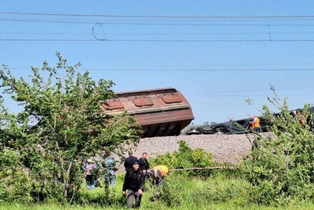    Глава парламента Крыма Константинов: на ж/д у Симферополя произошел подрыв