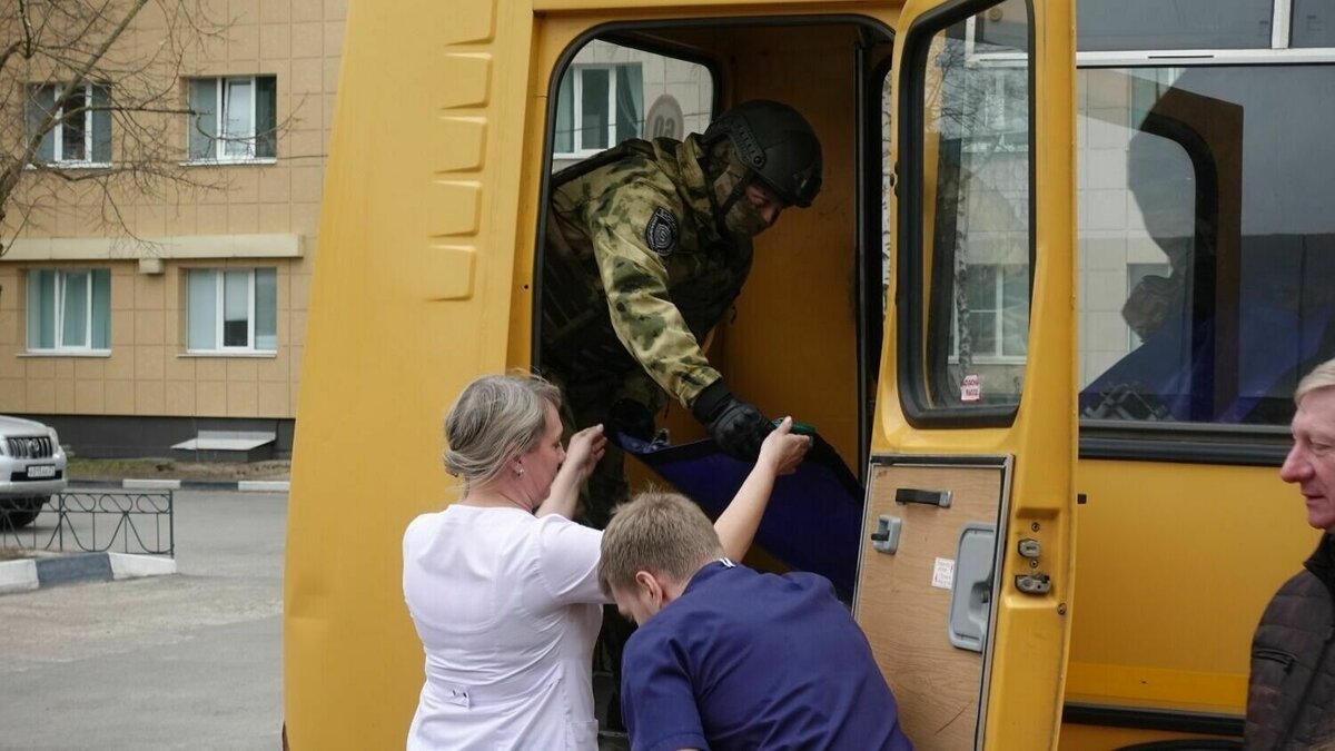 Фейковая служба эвакуации звонит белгородцам с требованием бежать в Москву  | Бел.Ру | Дзен