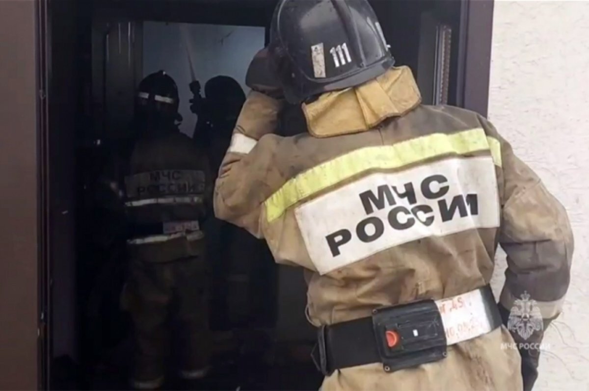    И-за неисправного водоснабжения пожарные смогли спасти два многоквартирных дома.