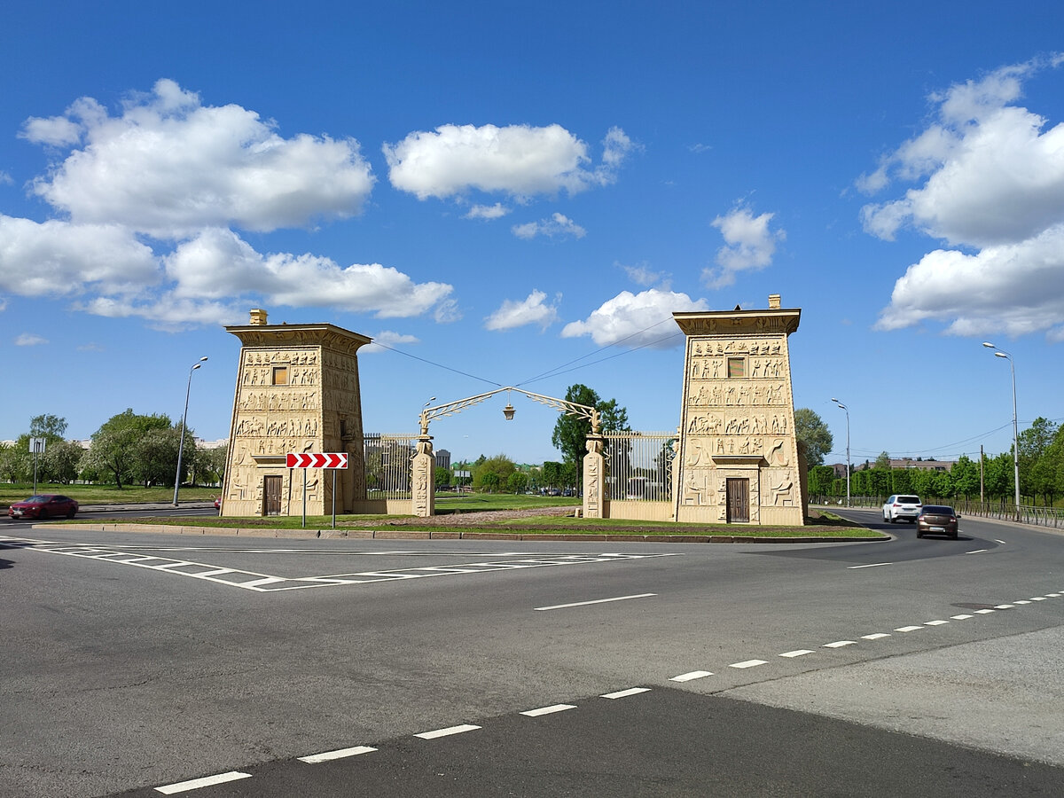 В дворцово-парковых ансамблях Санкт-Петербурга начинается летний сезон.  Читайте на 