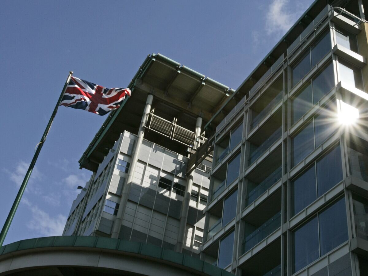    Здание посольства Великобритании в Москве© AP Photo / Alexander Zemlianichenko