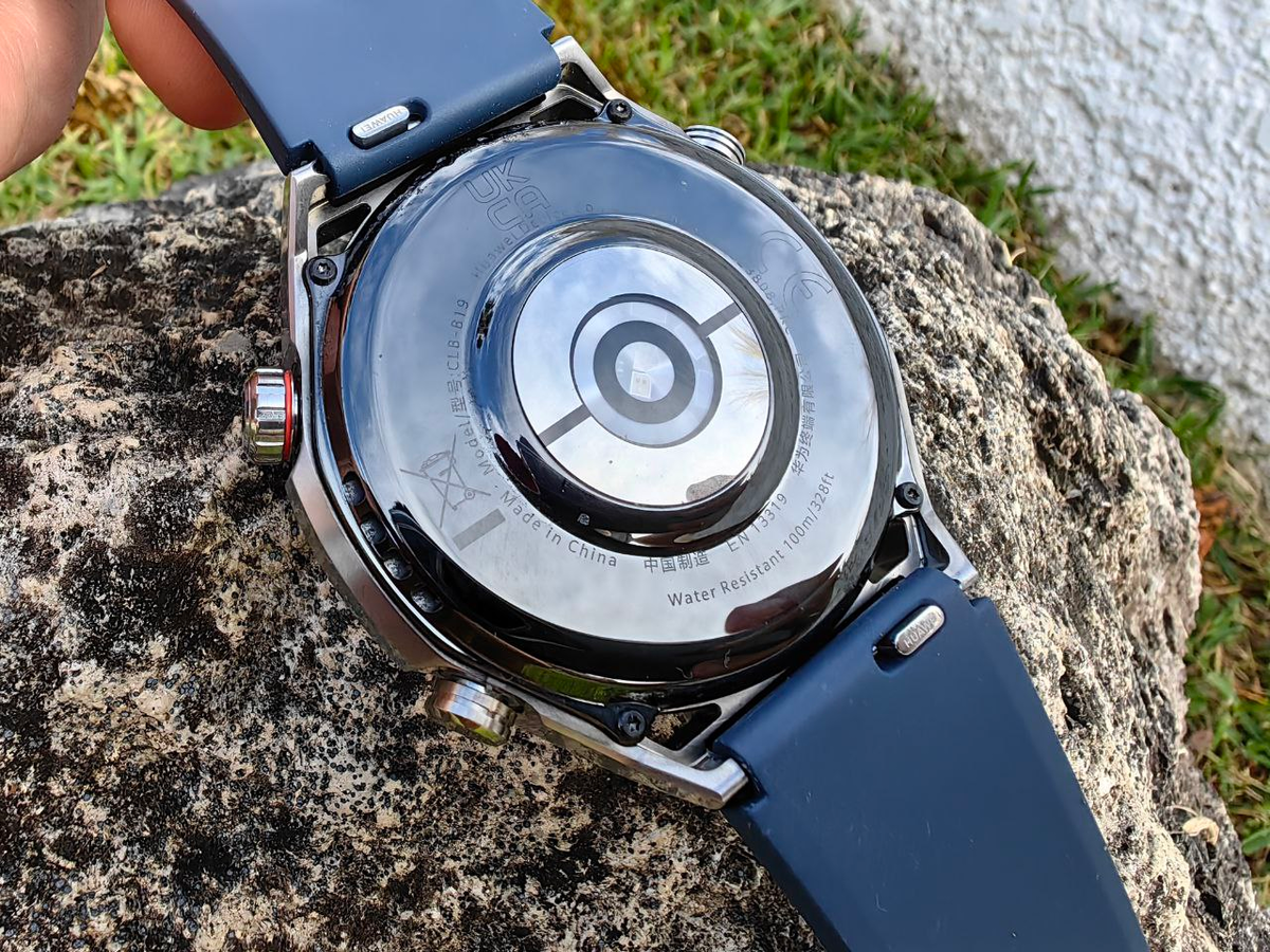 Смарт часы мем. Хуавей вотч gt3 pro. Huawei watch ultimate stee. Watch ultimate titanium. Huawei watch 4 размер ремешка.