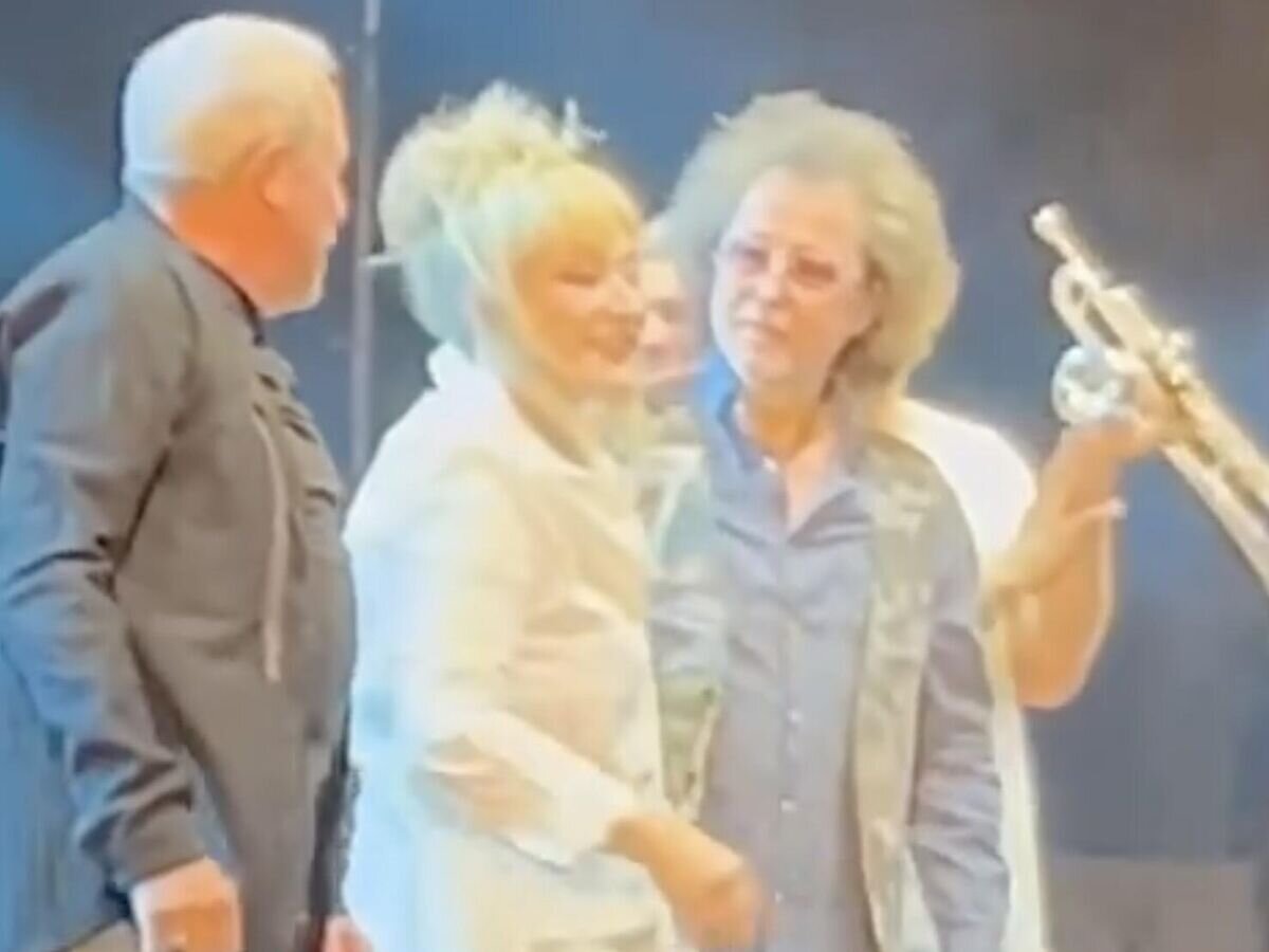    Алла Пугачева посетила концерт группы "Машина времени" в Израиле© Алла Пугачева