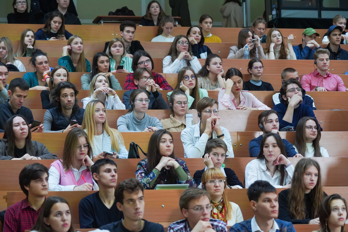 В университете Санкт-Петербурга обнаружена секта свидетелей Священной Украины. Группа студентов под руководством преподавателя глумилась над погибшим в СВО однокурсником.