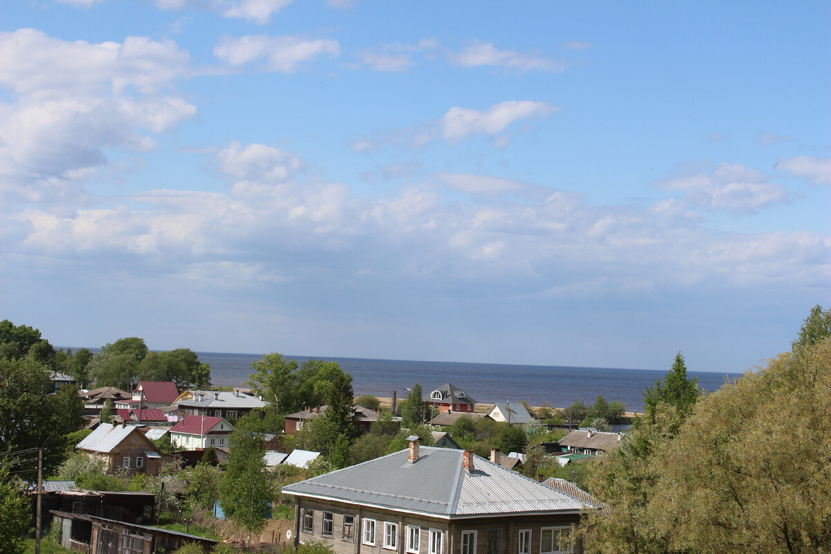 Белое озеро находиться в западной части Вологодской области. На нём стоит старинный русский город Белозерск, основанный в 860 году от Рождества Христова.