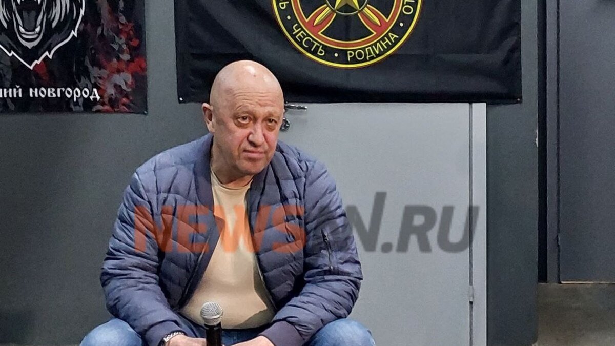     Глава ЧВК «Вагнер»* Евгений Пригожин прибыл в Нижний Новгород 31 мая. Об этом передает корреспондент NewsNN.