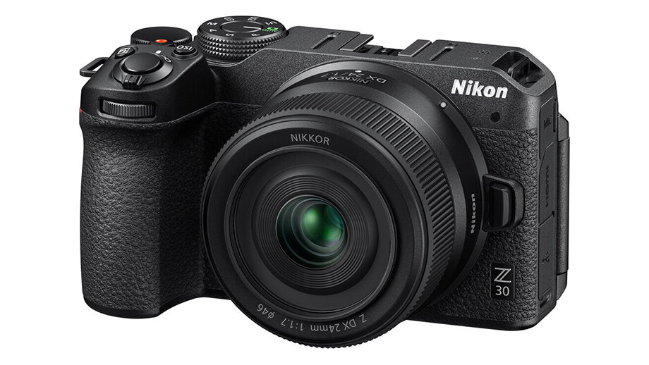 Объектив Nikon NIKKOR Z DX 24mm F1.7 на камере Nikon Z 30