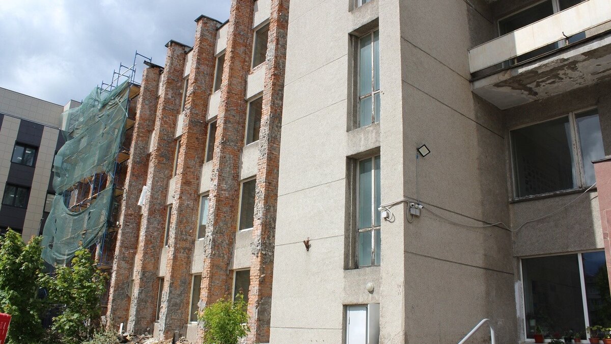    Мэр карельской столицы Владимир Любарский рассказал, как продвигается капремонт здания музыкальной школы им. Г. Синисало.