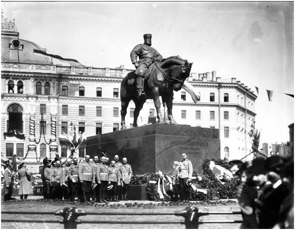 Памятник императору Александру III. Фотография 1909 г.