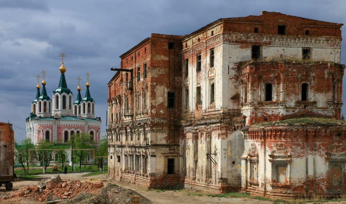На фото: город Далматово