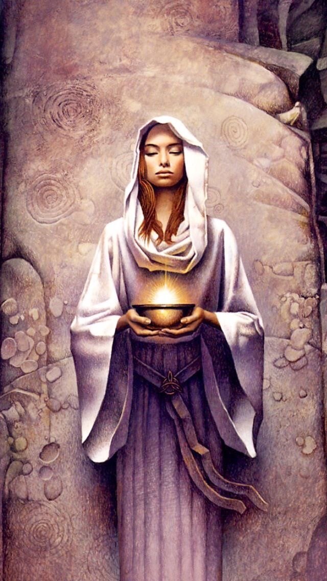 Гестия — богиня домашнего очага и последняя из «девственных богинь» (но первая по рождению).