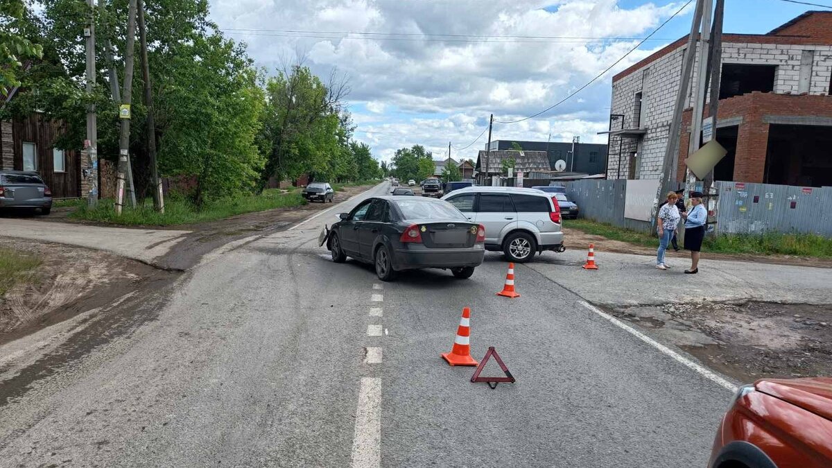    Авария, в которой пострадали три пассажира, произошла 8 июня в Ижевске.