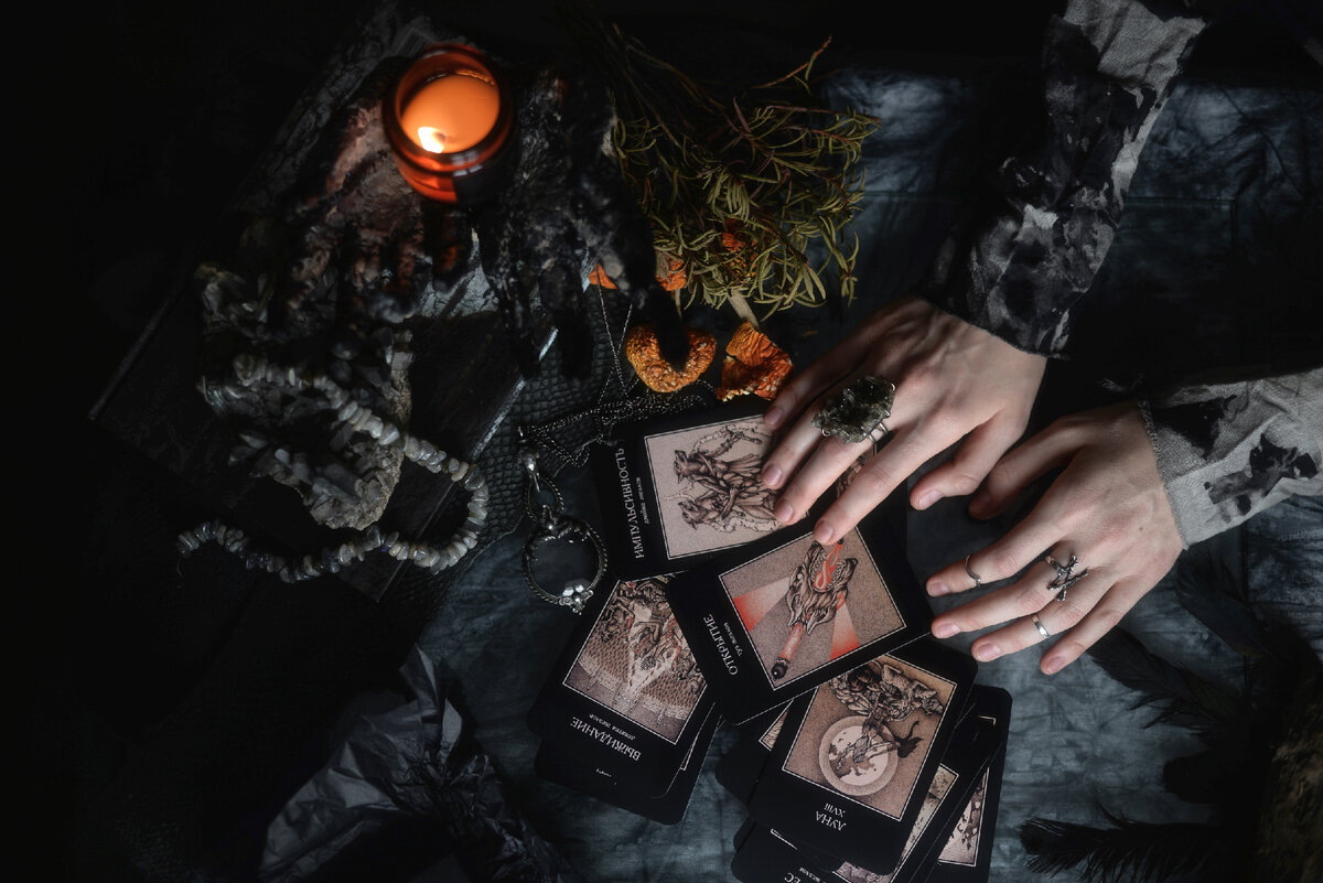 Арканы таро по номерам таблица старшие 22 аркана. Аркан 2 капба. Аркан 2 капба. Аркан 2 капба. Карта таро 2 верховная жрица.