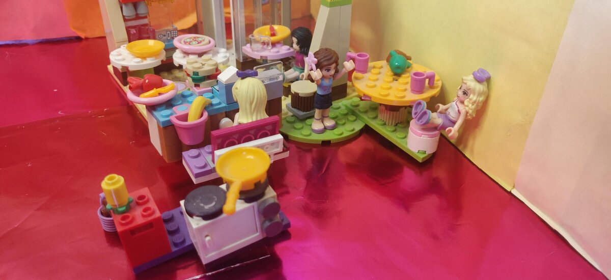 Они губят нашу индивидуальность, ломают наши характеры под себя.