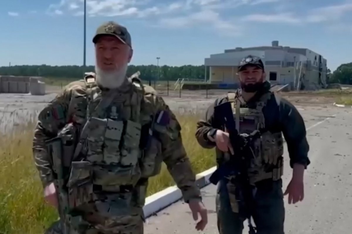 чеченцы в белгороде. чеченцы в войне с украиной. александр белоглазов витязь. центорой чечня дом кадырова. чеченцы в белгороде.